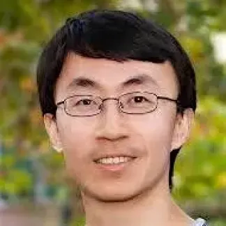 headshot of Pengtao Xie 